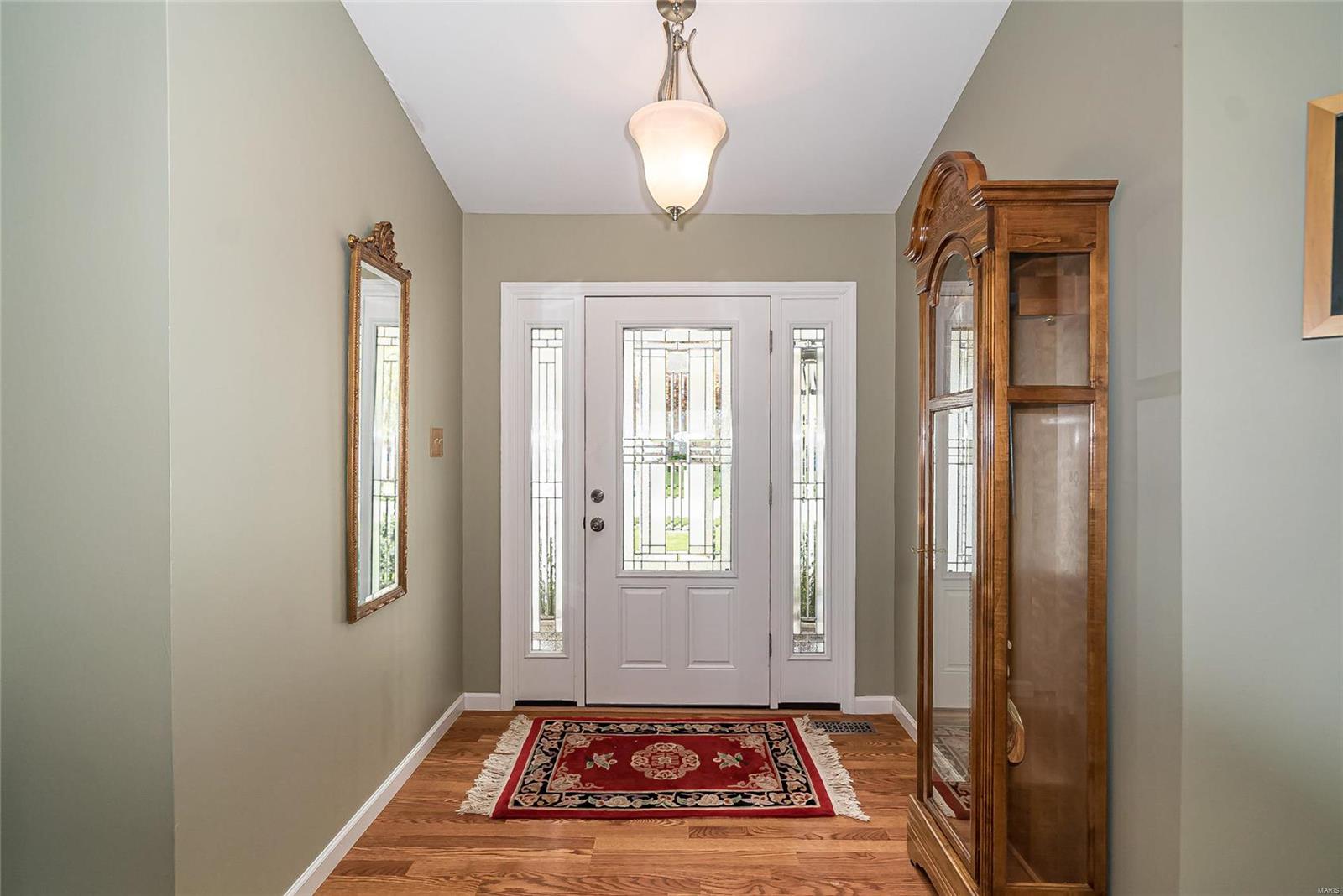 511 Steepleton Court Ballwin, MO 63021 - Photo 5 of 33 Gallery Image 5