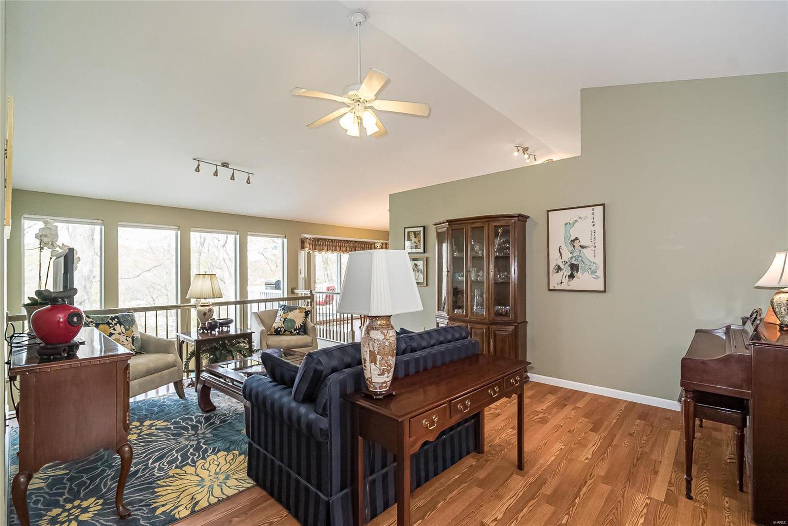511 Steepleton Court Ballwin, MO 63021 - Photo 6 of 33 Gallery Image 6