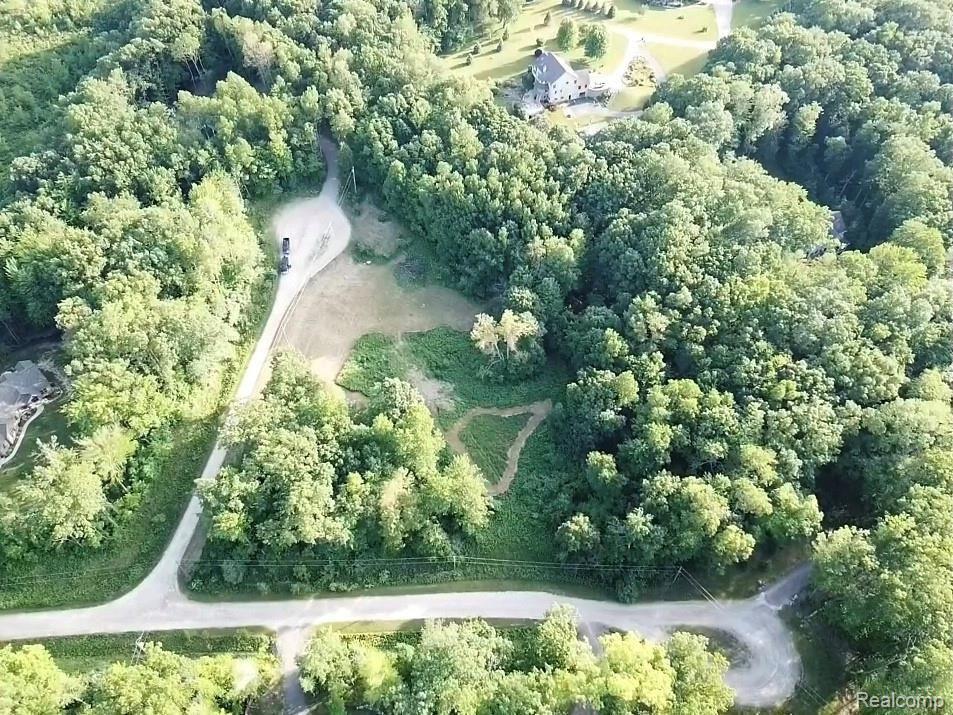 6 Timberwolf Court Holly, MI 48442 - Photo 1 of 2