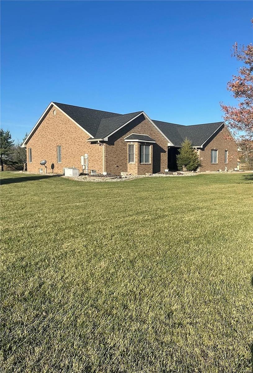 12511 Pocahontas Road Highland, IL 62249 - Photo 1 of 21 Gallery Image 1