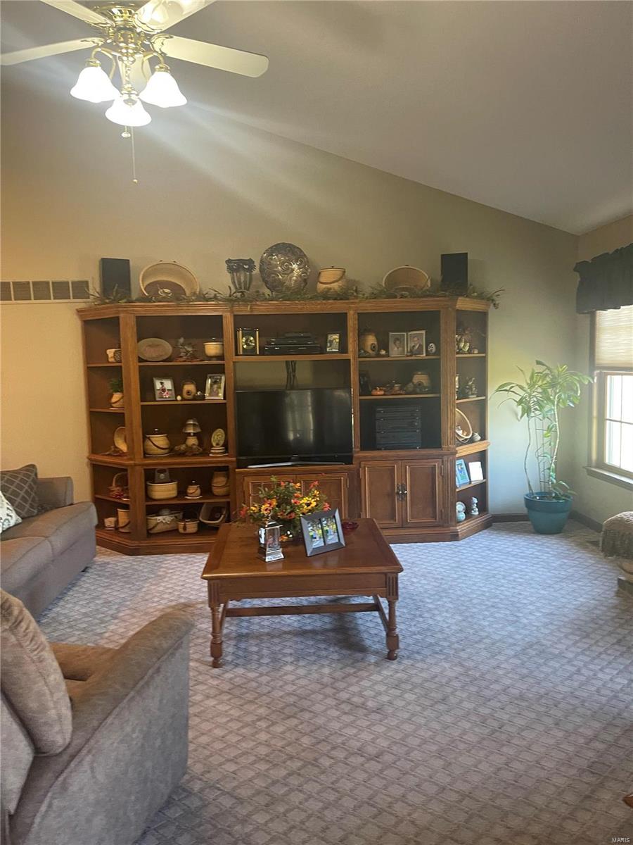 12511 Pocahontas Road Highland, IL 62249 - Photo 14 of 21 Gallery Image 14