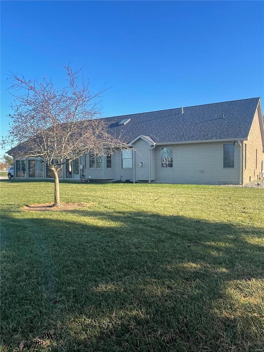 12511 Pocahontas Road Highland, IL 62249 - Photo 18 of 21 Gallery Image 18