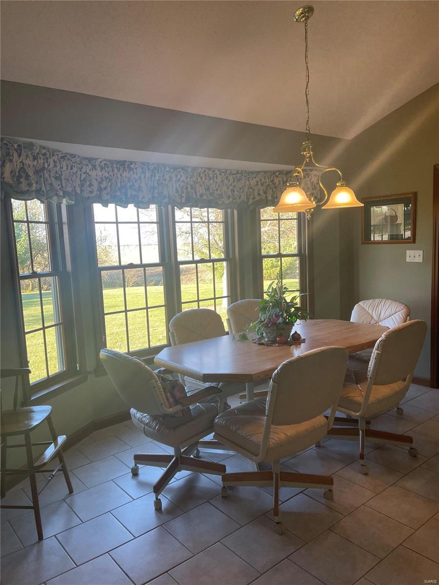 12511 Pocahontas Road Highland, IL 62249 - Photo 4 of 21 Gallery Image 4
