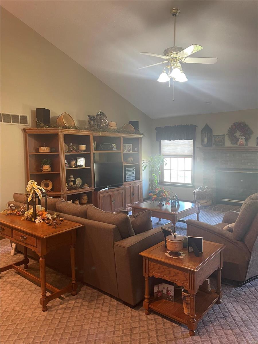 12511 Pocahontas Road Highland, IL 62249 - Photo 10 of 21 Gallery Image 10