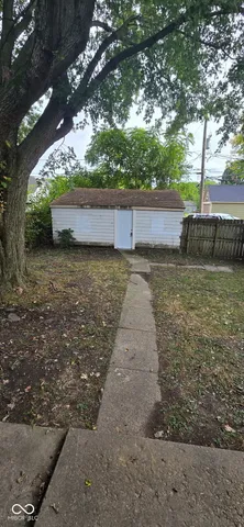 $1,495 | 2919 East New York Street, Indianapolis, IN 46201