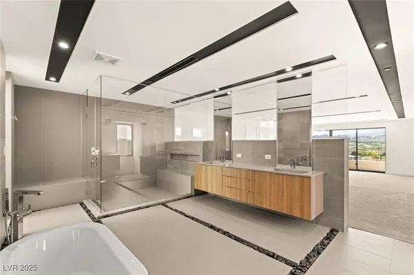 $3,875,000 | 25 Canyon Bay Drive, Henderson, NV 89011