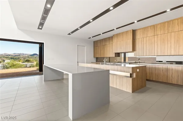 $3,875,000 | 25 Canyon Bay Drive, Henderson, NV 89011