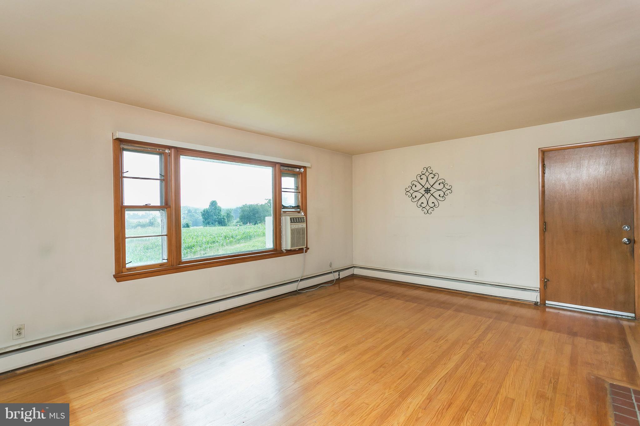 3545 Prospect Road Street, MD 21154 - Photo 8 of 23 Spacious Living Room