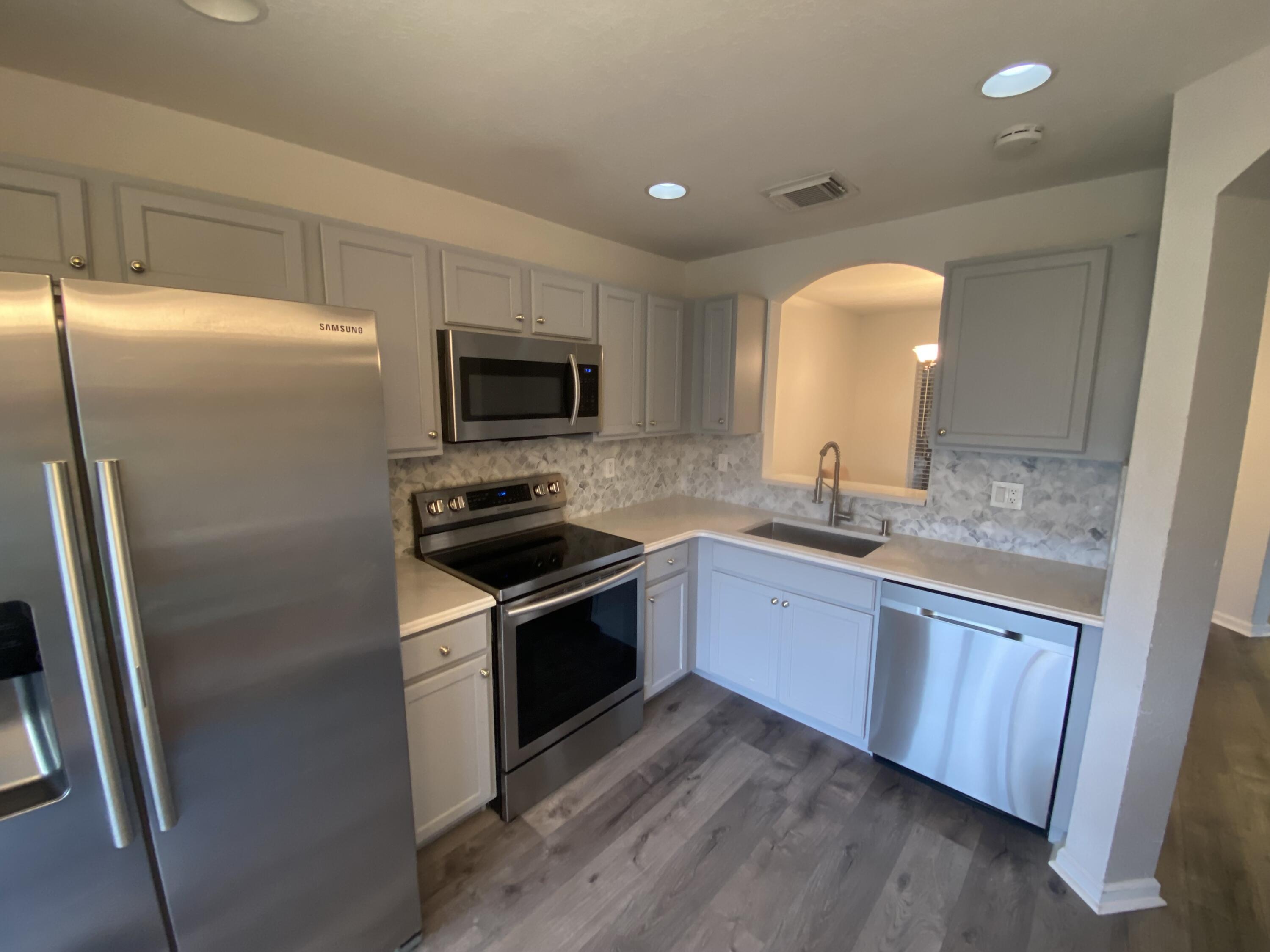6606 Sandy Bank Terrace West Palm Beach, FL 33407 - Photo 2 of 22 Kitchen