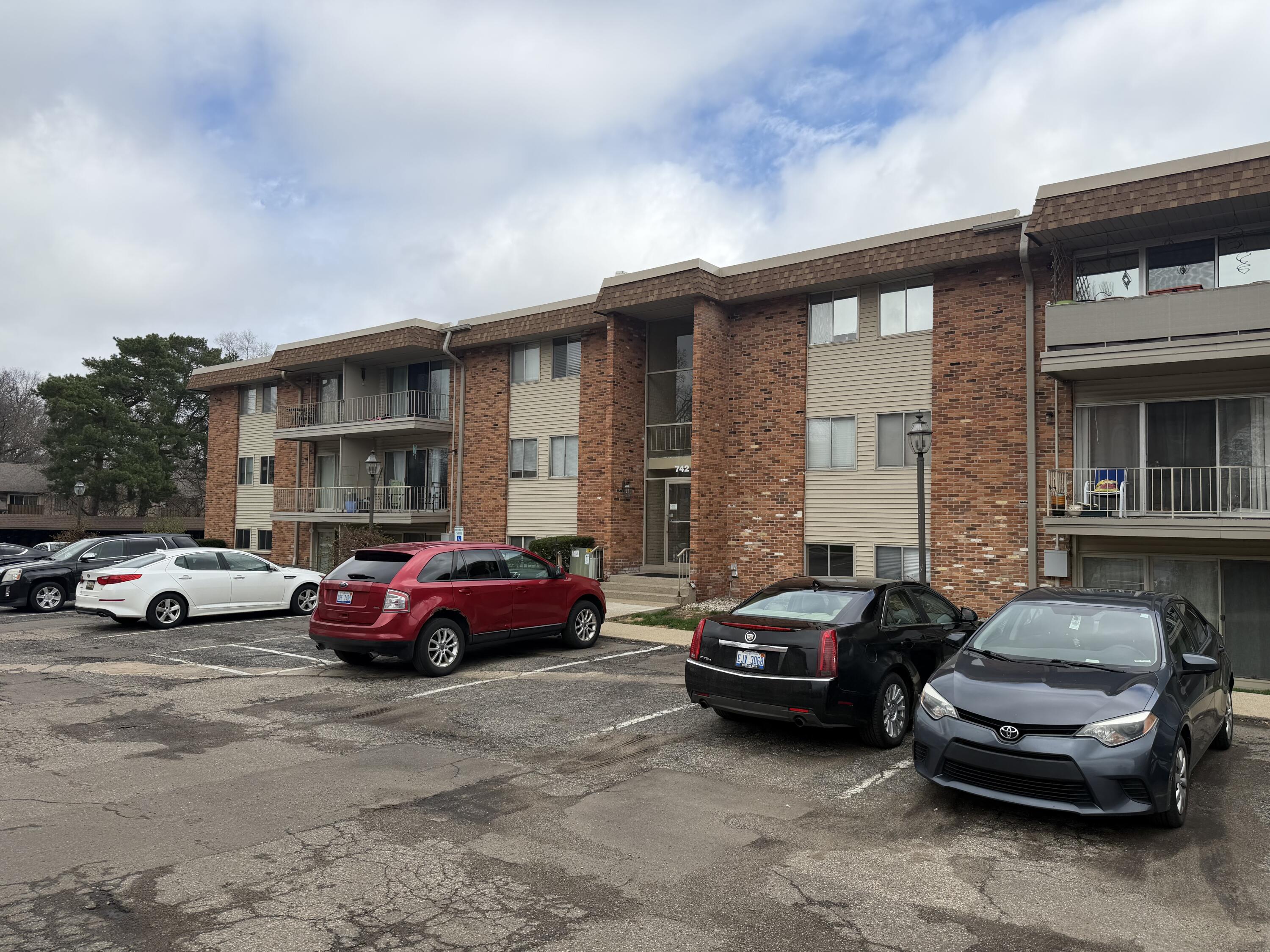 742 West Kilgore Road, Unit 106 Kalamazoo, MI 49008 - Photo 16 of 16 IMG_3158