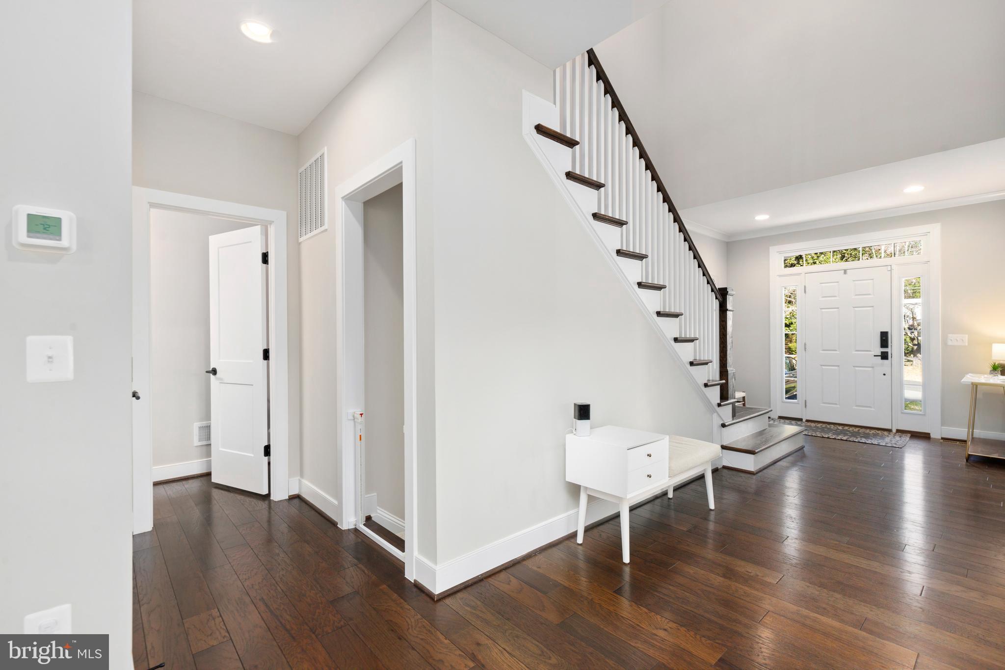 7028 Roxann Road Alexandria, VA 22315 - Photo 11 of 87 Gallery Image 11