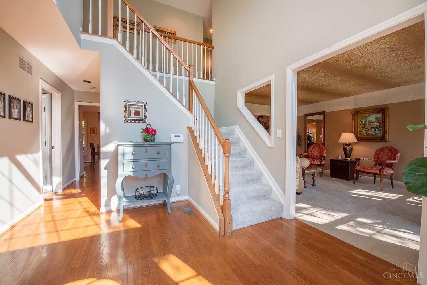 1109 Eversole Road Cincinnati, OH 45230 - Photo 2 of 29