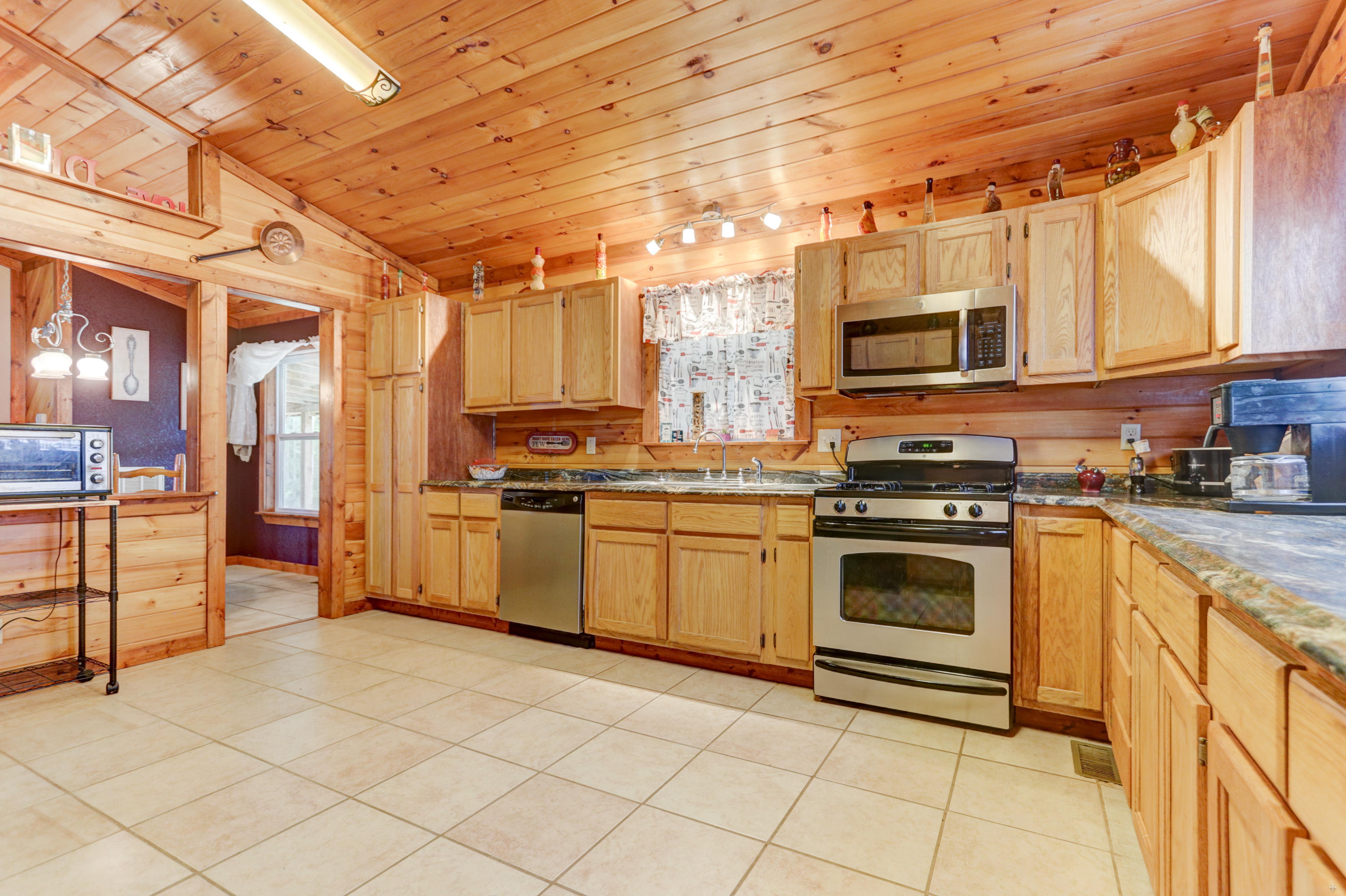 196 Adkins Road Harrogate, TN 37752 - Photo 13 of 35 Positive Perceptions-11