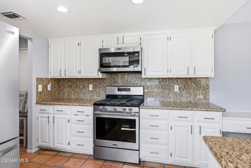 1314 Gonzales Road Simi Valley, CA 93063 - Photo 14 of 77