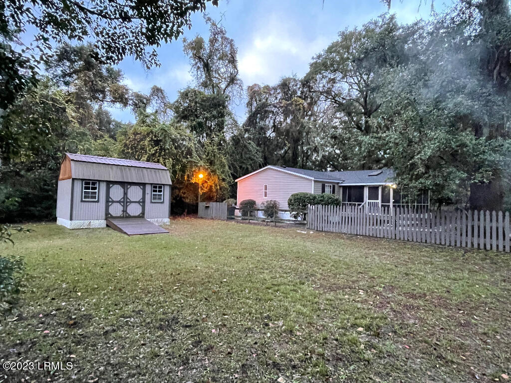 35 Buchanan Road St. Helena Island, SC 29920 - Photo 4 of 24 03
