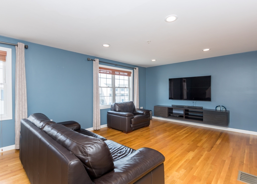 985 Trapelo Road, Unit 23 Waltham, MA 02452 - Photo 11 of 27