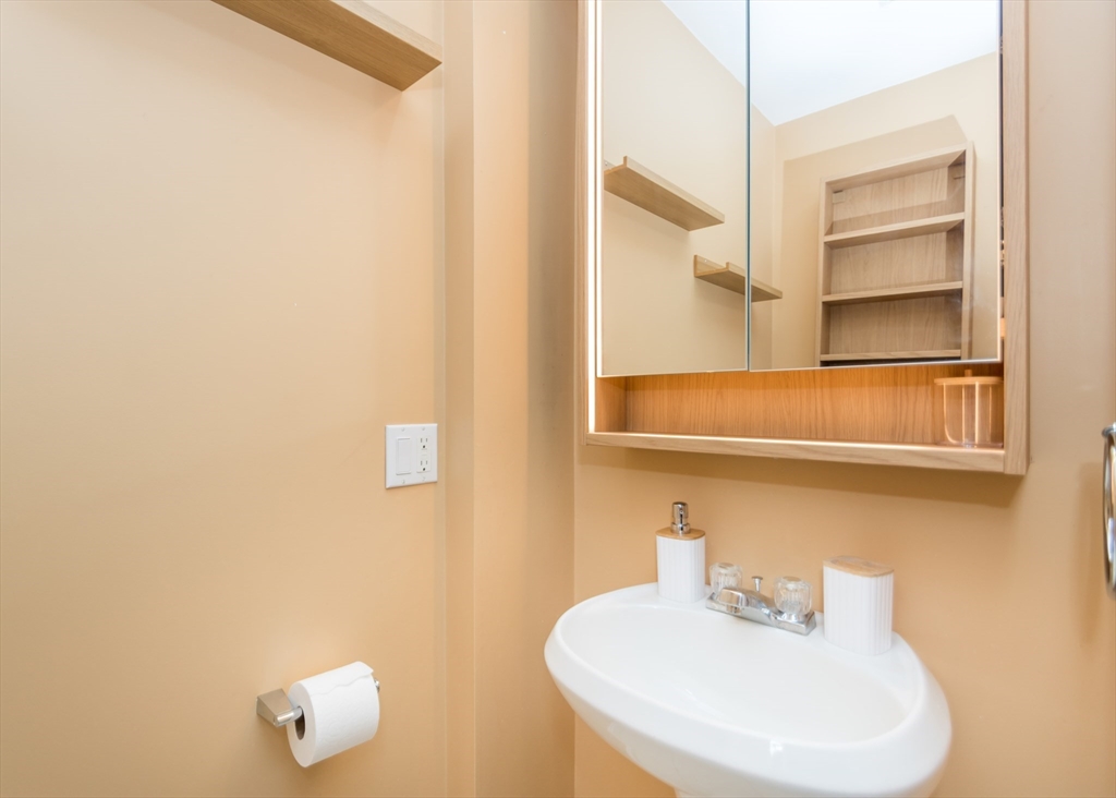 985 Trapelo Road, Unit 23 Waltham, MA 02452 - Photo 23 of 27
