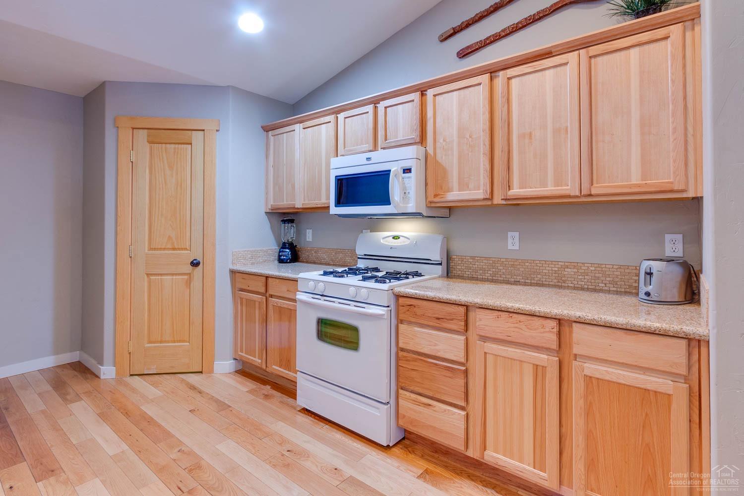 17046 Azusa Road Bend, OR 97707 - Photo 11 of 26 Additional Photo