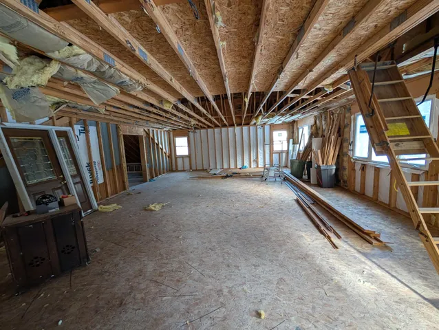 $224,900 | 6395 South Lakeshore Drive, Pentwater, MI 49449