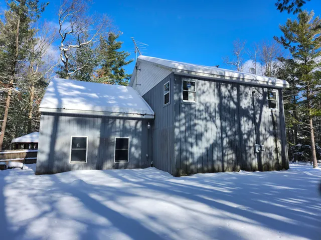 $224,900 | 6395 South Lakeshore Drive, Pentwater, MI 49449