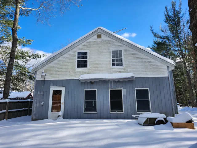 $224,900 | 6395 South Lakeshore Drive, Pentwater, MI 49449