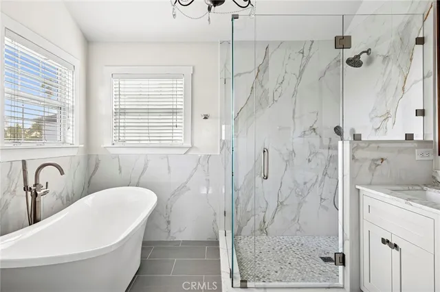 $2,695,000 | 201 East 21st Street, Costa Mesa, CA 92627