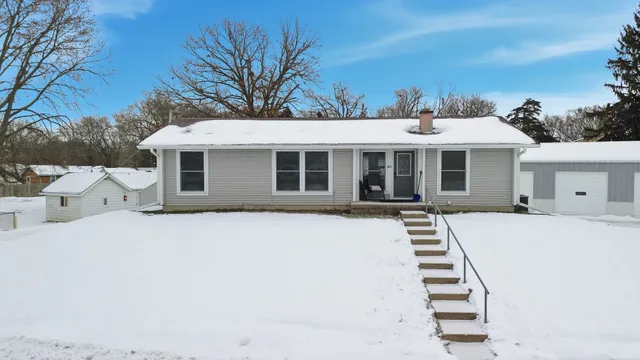 $269,900 | 661 Reynoldswood Road, Dixon, IL 61021