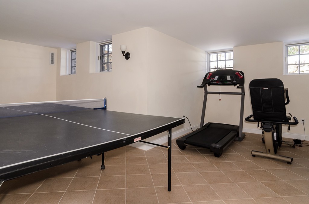 663 Boston Post Road Weston, MA 02493 - Photo 15 of 18