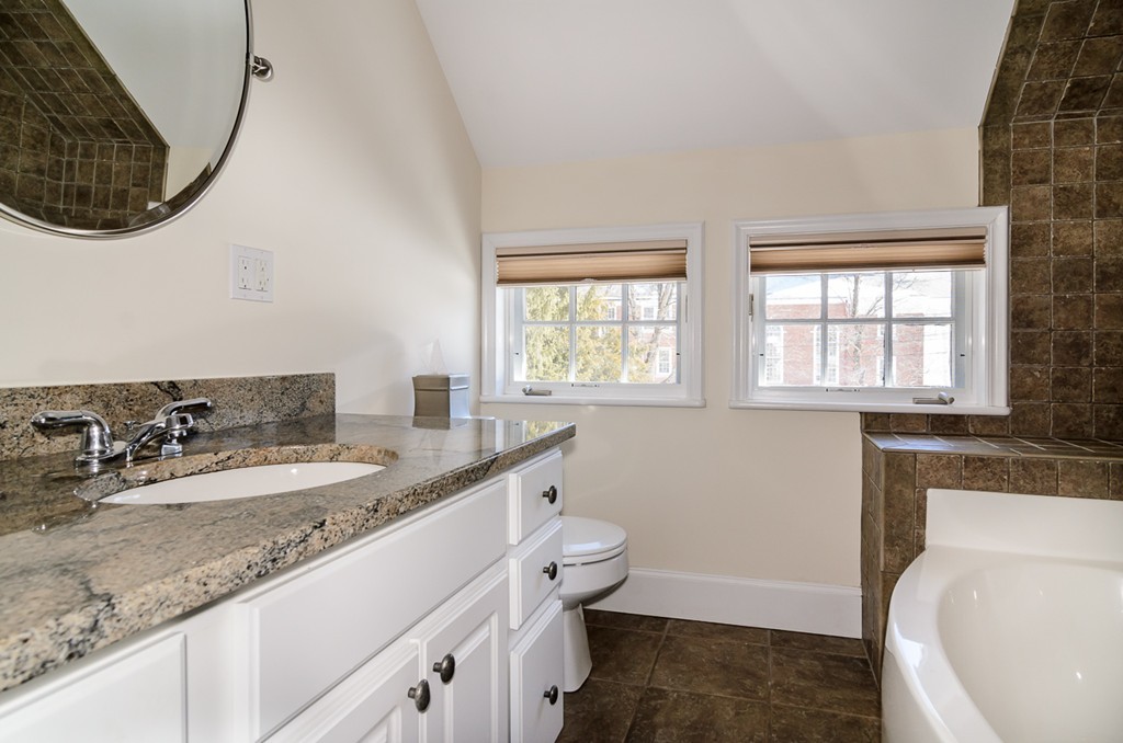 663 Boston Post Road Weston, MA 02493 - Photo 8 of 18