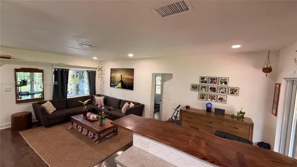 $4,000 | 431 Northwest 107th Street, Unit 431, Miami, FL 33168