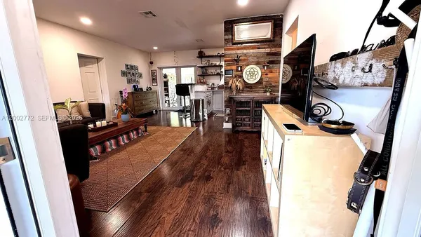 $4,000 | 431 Northwest 107th Street, Unit 431, Miami, FL 33168