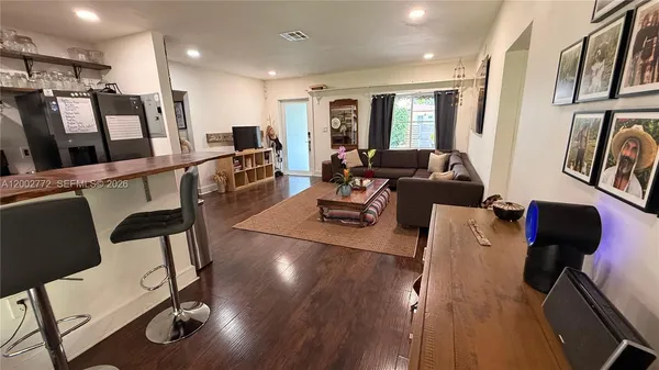 $4,000 | 431 Northwest 107th Street, Unit 431, Miami, FL 33168