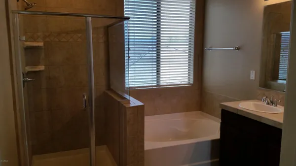 $2,150 | 5627 West Huntington Drive, Laveen, AZ 85339