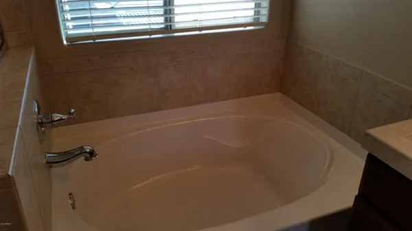 $2,150 | 5627 West Huntington Drive, Laveen, AZ 85339