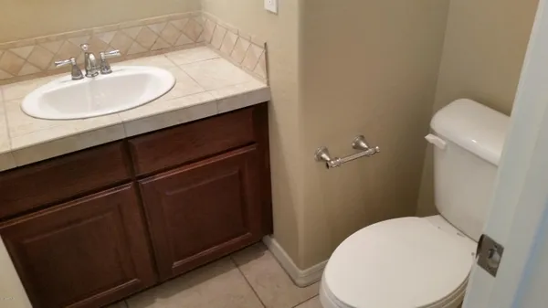 $2,150 | 5627 West Huntington Drive, Laveen, AZ 85339