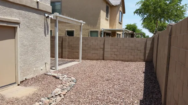 $2,150 | 5627 West Huntington Drive, Laveen, AZ 85339