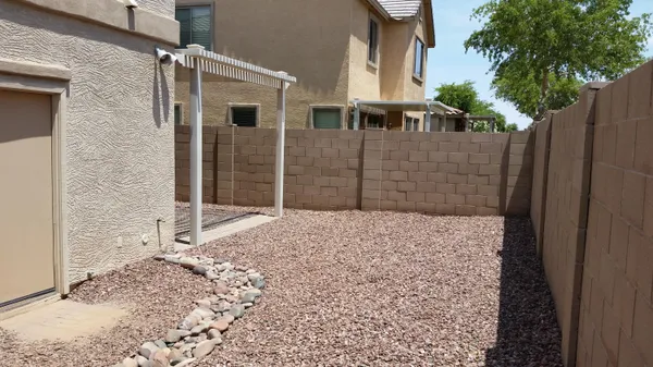 $2,150 | 5627 West Huntington Drive, Laveen, AZ 85339