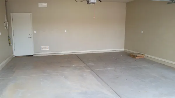 $2,150 | 5627 West Huntington Drive, Laveen, AZ 85339