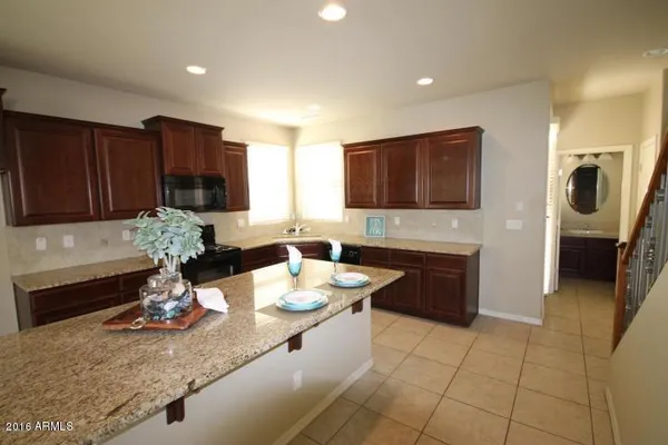 $2,150 | 5627 West Huntington Drive, Laveen, AZ 85339