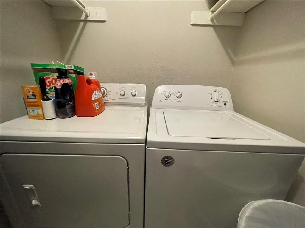 4302 Lake Road, Unit 4 Killeen, TX 76543 - Photo 6 of 9 Clothes washing area featuring independent washer and dryer
