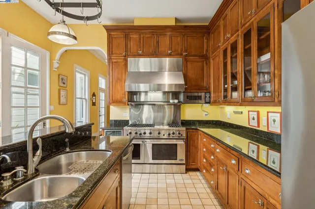 $4,250,000 | 2070 Bush Street, San Francisco, CA 94115