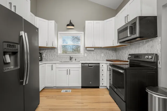 $359,900 | 1110 Trinity Drive, Murfreesboro, TN 37129