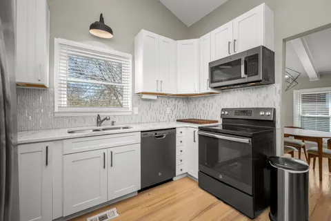 $359,900 | 1110 Trinity Drive, Murfreesboro, TN 37129