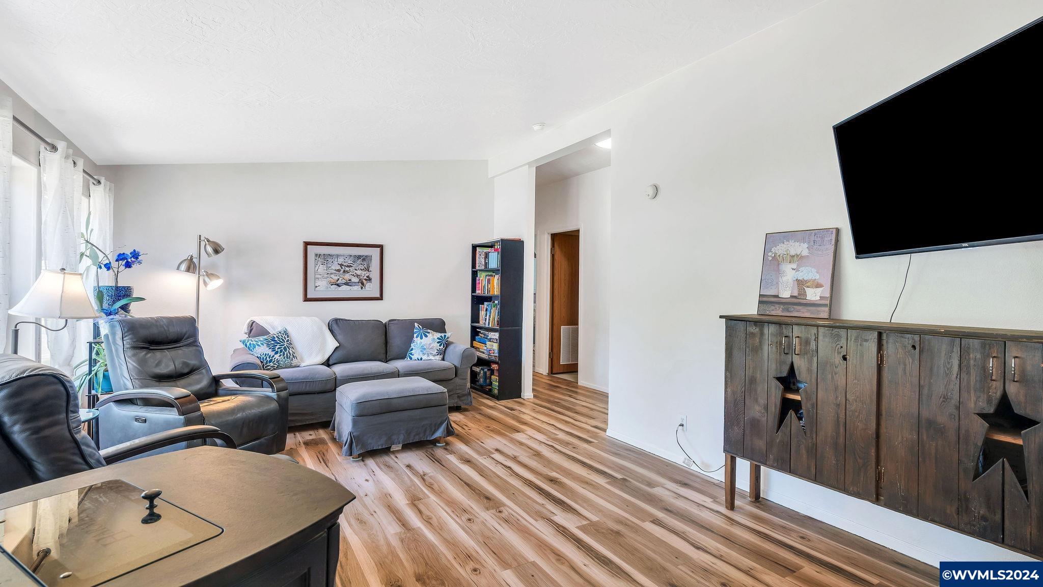 15715 South Wave Road Mulino, OR 97042 - Photo 5 of 31 Gallery Image 5