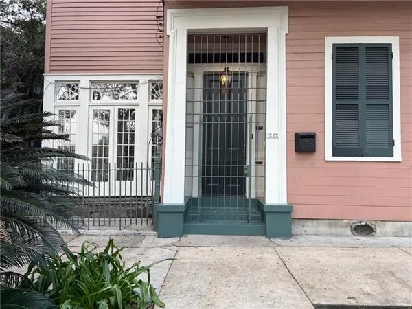 $2,000 | 1222 Esplanade Avenue, New Orleans, LA 70116