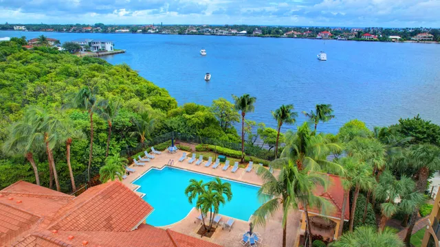 $325,000 | 500 Scotia Drive, Unit 305, Hypoluxo, FL 33462