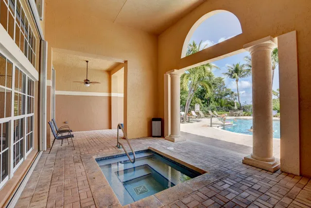 $325,000 | 500 Scotia Drive, Unit 305, Hypoluxo, FL 33462