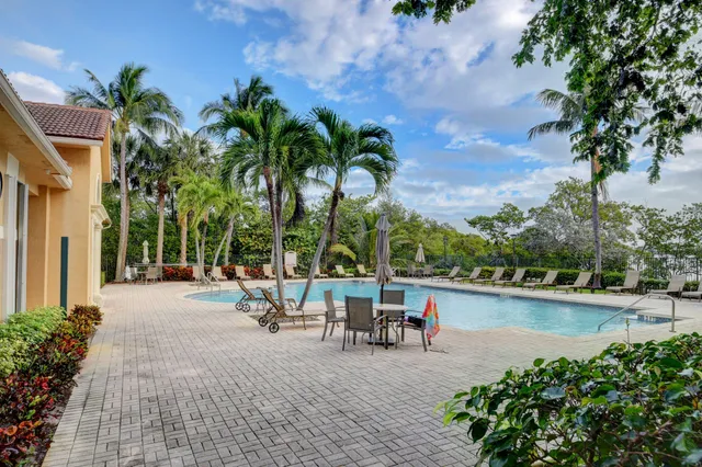 $325,000 | 500 Scotia Drive, Unit 305, Hypoluxo, FL 33462