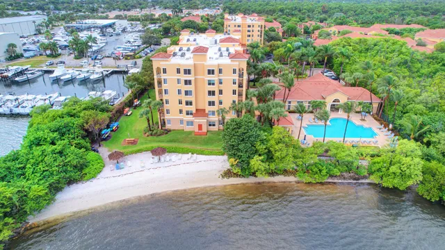 $325,000 | 500 Scotia Drive, Unit 305, Hypoluxo, FL 33462