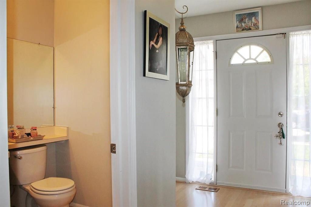 3381 Riverside Court Canton, MI 48188 - Photo 22 of 68